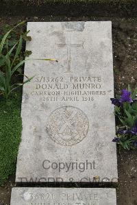 Boulogne Eastern Cemetery - Munro, Donald