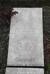Boulogne Eastern Cemetery - Murray, W