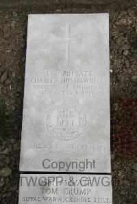 Boulogne Eastern Cemetery - Musselwhite, Charles