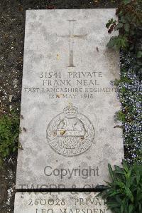Boulogne Eastern Cemetery - Neal, Frank