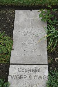 Boulogne Eastern Cemetery - Neal, George Decima