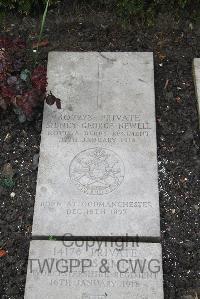 Boulogne Eastern Cemetery - Newell, Sidney George