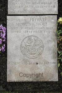 Boulogne Eastern Cemetery - Nicholl, H W