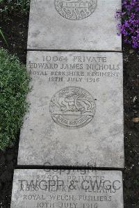 Boulogne Eastern Cemetery - Nicholls, Edward James