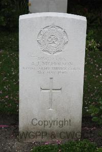 Boulogne Eastern Cemetery - Nicholson, Albert Jackson