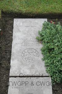 Boulogne Eastern Cemetery - Nixon, Alick