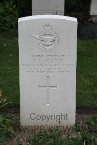 Boulogne Eastern Cemetery - Noakes, Kenneth Thomas