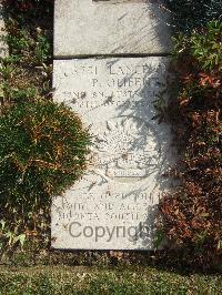 Boulogne Eastern Cemetery - Olifent, Percy