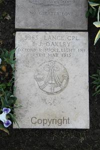 Boulogne Eastern Cemetery - Oakley, B J