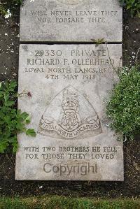 Boulogne Eastern Cemetery - Ollerhead, Richard Frederick
