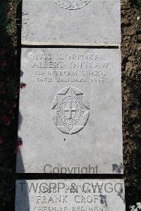 Boulogne Eastern Cemetery - Outlaw, Albert