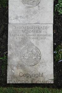 Boulogne Eastern Cemetery - Owen, W