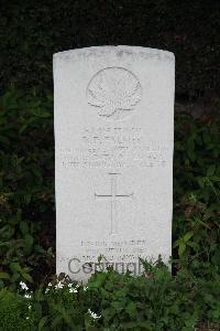 Boulogne Eastern Cemetery - Palmer, Robert French