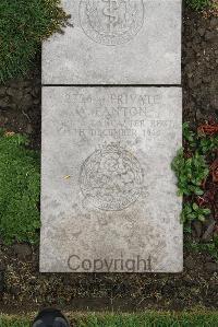 Boulogne Eastern Cemetery - Panton, A