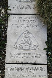 Boulogne Eastern Cemetery - Parker, H