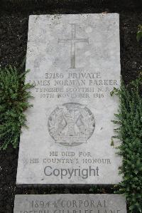 Boulogne Eastern Cemetery - Parker, James Norman