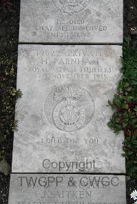 Boulogne Eastern Cemetery - Parnham, Henry