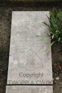 Boulogne Eastern Cemetery - Partington, Peter