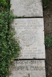 Boulogne Eastern Cemetery - Pearce, Arthur