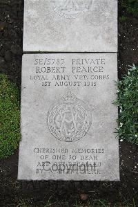 Boulogne Eastern Cemetery - Pearce, Robert