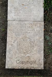 Boulogne Eastern Cemetery - Peart, H