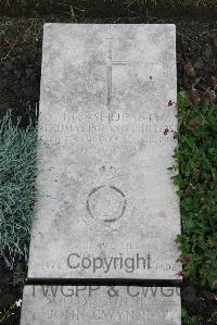Boulogne Eastern Cemetery - Phillips, Thomas Roland