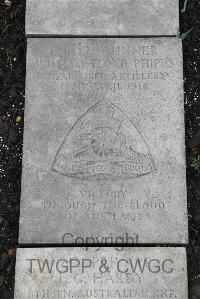 Boulogne Eastern Cemetery - Phipps, William Floyd