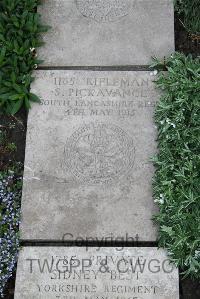 Boulogne Eastern Cemetery - Pickavance, S
