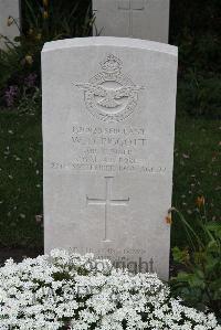 Boulogne Eastern Cemetery - Piggott, William David