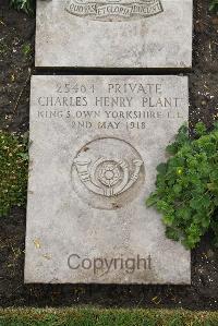Boulogne Eastern Cemetery - Plant, Charles Henry
