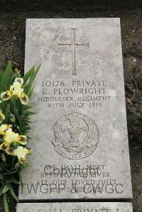 Boulogne Eastern Cemetery - Plowright, Edward