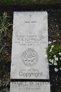 Boulogne Eastern Cemetery - Plowright, William Ernest