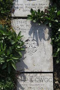 Boulogne Eastern Cemetery - Ponsford, J W