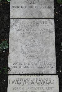 Boulogne Eastern Cemetery - Pooley, Thomas
