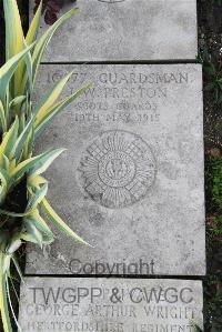 Boulogne Eastern Cemetery - Preston, J W