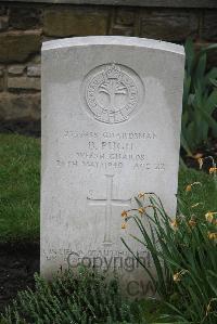 Boulogne Eastern Cemetery - Pugh, Brynmor