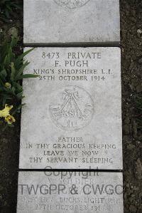Boulogne Eastern Cemetery - Pugh, F