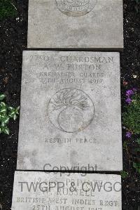 Boulogne Eastern Cemetery - Purton, A W