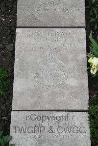 Boulogne Eastern Cemetery - Quigley, R
