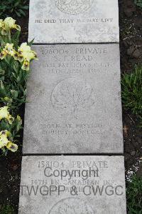 Boulogne Eastern Cemetery - Read, Samuel Thomas
