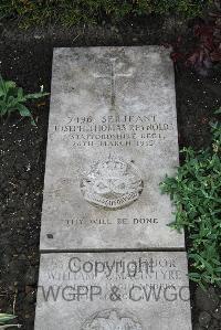 Boulogne Eastern Cemetery - Reynolds, Joseph Thomas