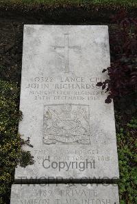 Boulogne Eastern Cemetery - Richardson, John