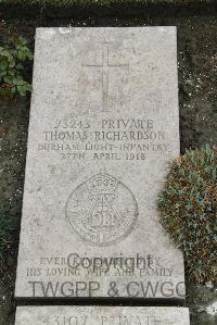 Boulogne Eastern Cemetery - Richardson, Thomas