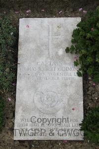 Boulogne Eastern Cemetery - Richmond, Thomas Herbert