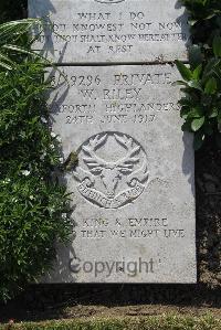 Boulogne Eastern Cemetery - Riley, William
