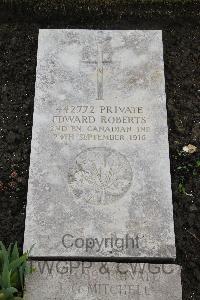 Boulogne Eastern Cemetery - Roberts, Hughie