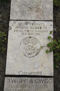 Boulogne Eastern Cemetery - Roberts, Joseph