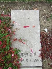 Boulogne Eastern Cemetery - Robertson, Charles Gilbert