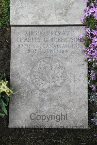 Boulogne Eastern Cemetery - Robertson, Hay