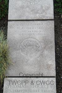 Boulogne Eastern Cemetery - Robertson, Donald